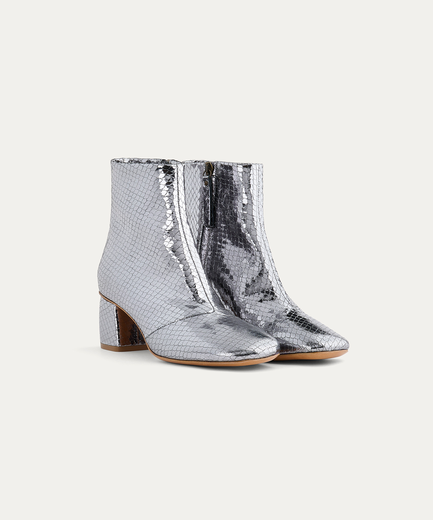 chic ankle boot in python printed leather